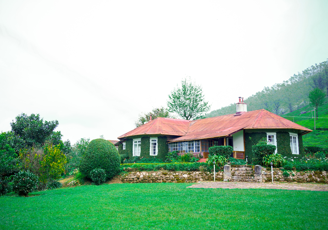 Tea estate bungalows in munnar