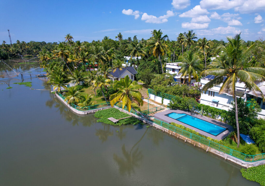 lake side private villa