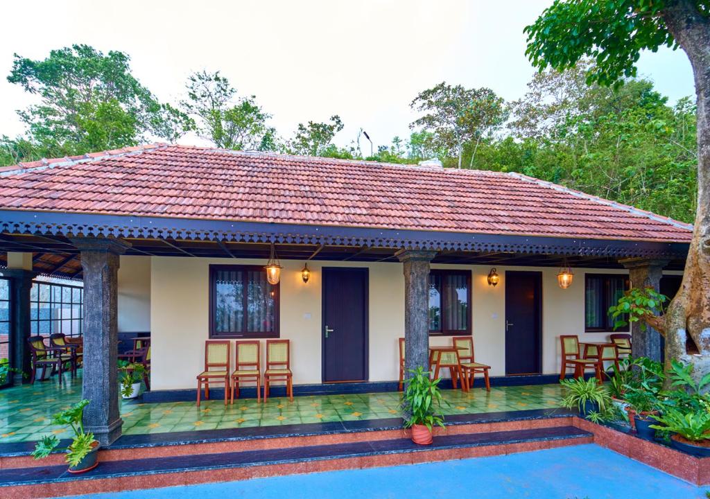 pool resort in Attapadi